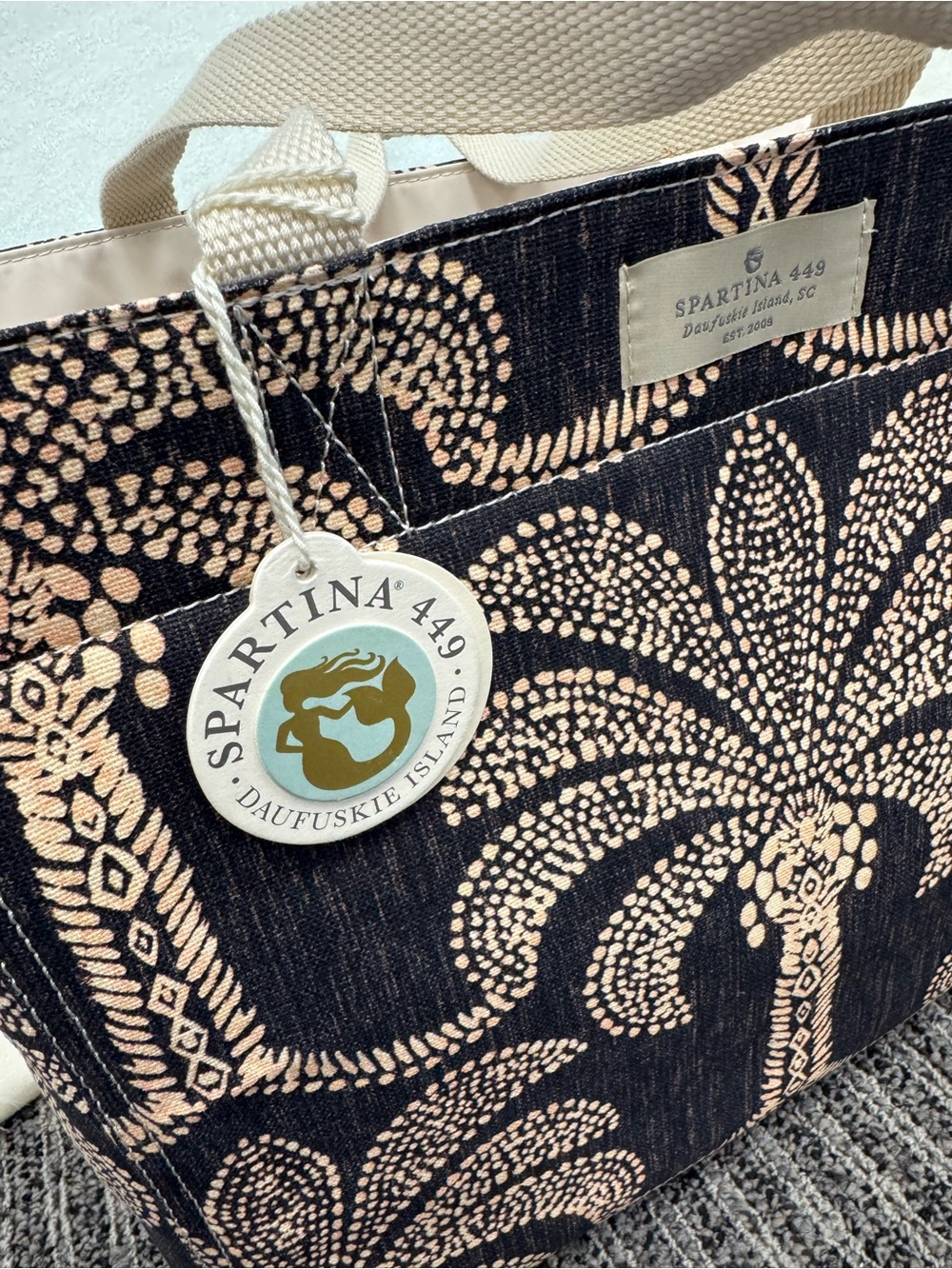 Spartina 449 Black & Blush Palm Jacquard Shopper Tote - Picture 2 of 3